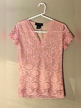 Dialogue Pink Floral Lace V-Neck Top Size Small Romantic Feminine Sheer Overlay